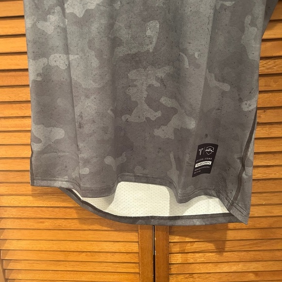 PFL Urban Camo Grey Raglan Active Athletic Top- Concrete NWOT Sz S - Picture 4 of 9